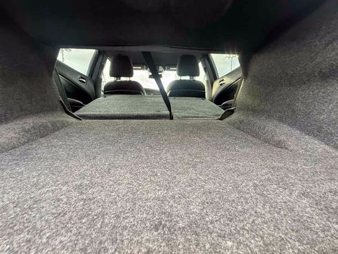 Used 2012 Dodge Charger SE RWD image 27