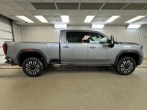 Used 2024 GMC Sierra 2500 Denali Ultimate image 5