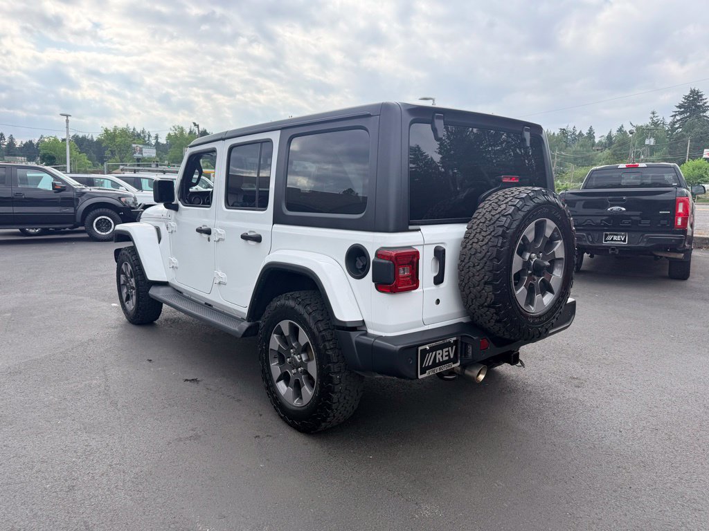 Used 2018 Jeep Wrangler Unlimited Sahara w/ Uconnect 4C Nav & Sound Group AWD/4WD image 3