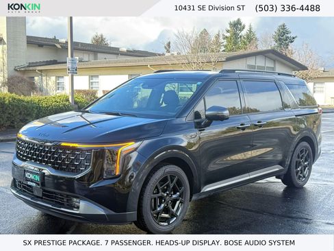 Used 2025 Kia Carnival SX Prestige image 1