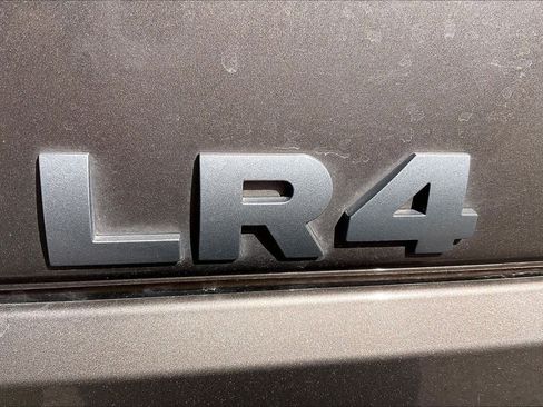 Used 2016 Land Rover LR4 HSE LUX image 31