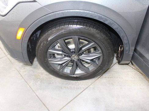 Used 2024 Volkswagen Tiguan SE image 58
