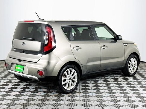 Used 2019 Kia Soul + image 10