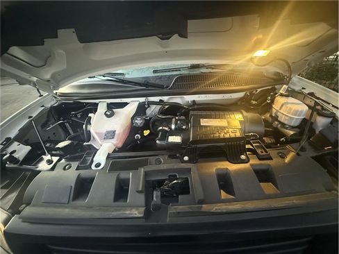 Used 2019 GMC Savana 3500 Extended image 16