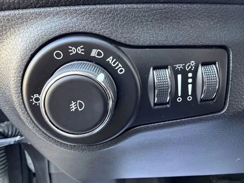 Used 2018 Jeep Compass Trailhawk w/ Navigation Group AWD/4WD image 40