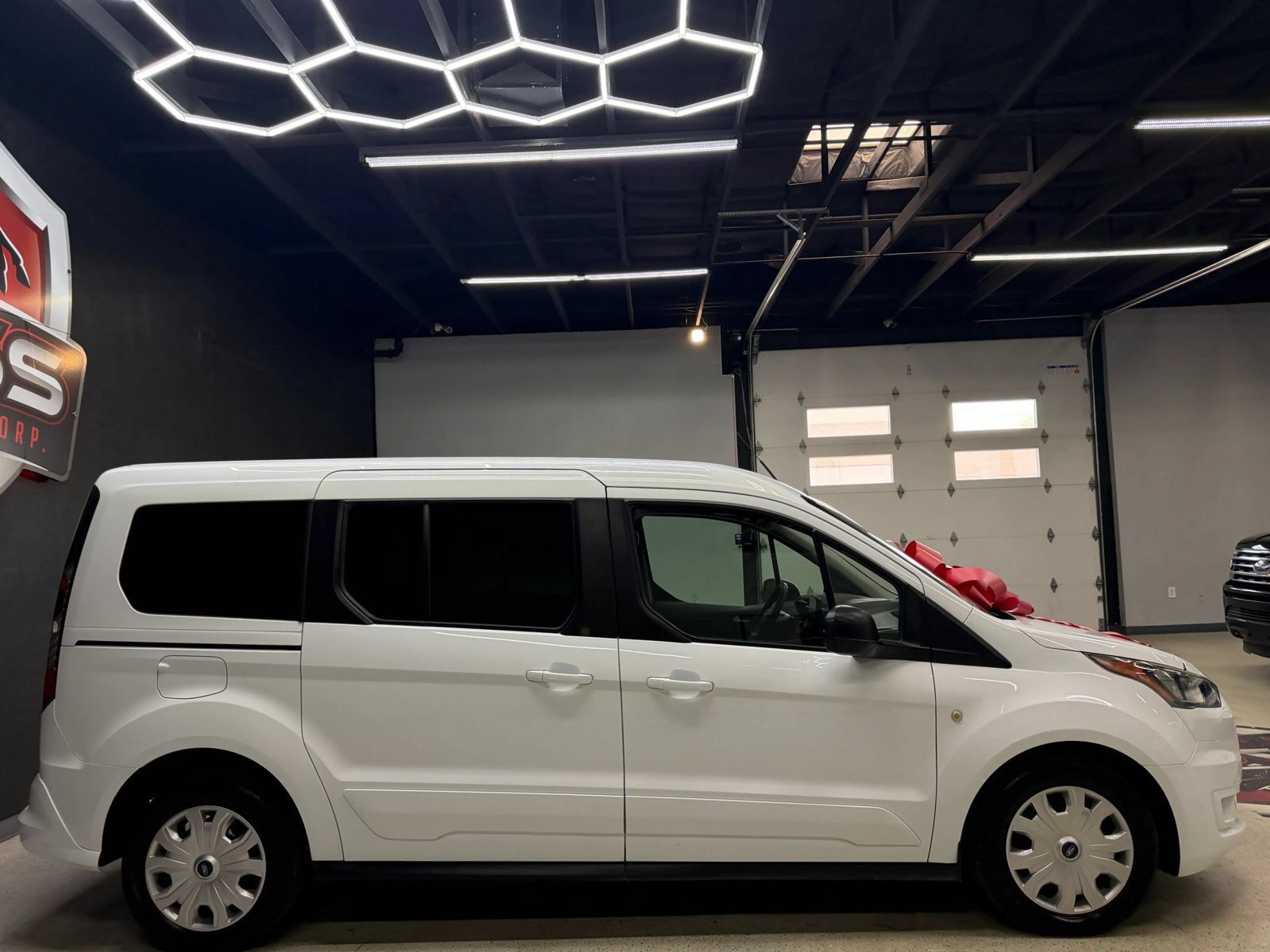 Used 2020 Ford Transit Connect XLT FWD image 15