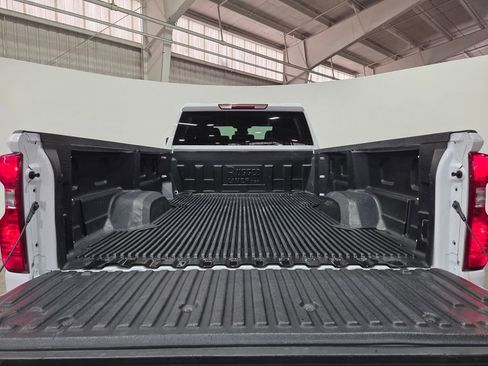 Used 2025 Chevrolet Silverado 2500 LT w/ Convenience Package image 14