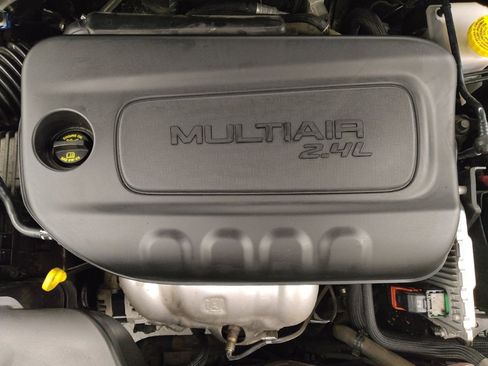 Used 2019 Jeep Cherokee Latitude w/ Popular Appearance Group image 30