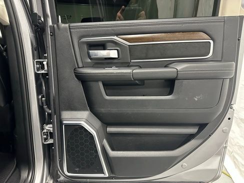 Used 2024 RAM 3500 Laramie image 47