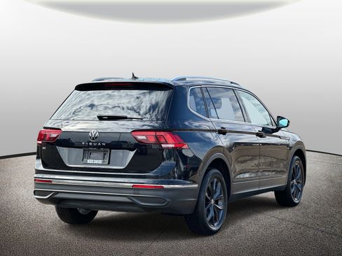 Used 2024 Volkswagen Tiguan SE image 5