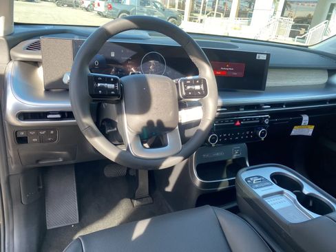 Used 2026 Hyundai Ioniq 9 SEL image 9