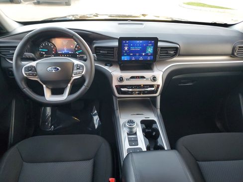 Certified 2023 Ford Explorer XLT image 17