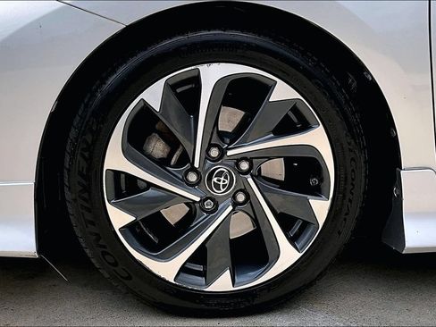 Used 2017 Toyota Corolla iM FWD image 5