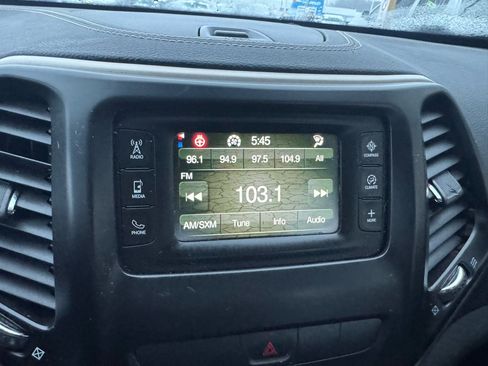 Used 2014 Jeep Cherokee Sport w/ Cold Weather Group image 22