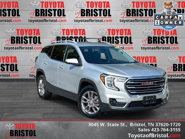 Used 2022 GMC Terrain SLT w/ Tech Package AWD/4WD image 1