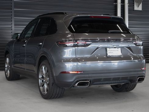 Certified 2023 Porsche Cayenne AWD/4WD image 3