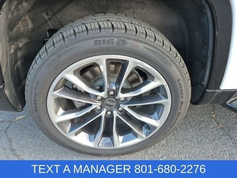 Used 2023 Jeep Wagoneer Series II w/ Premium Group I AWD/4WD image 12