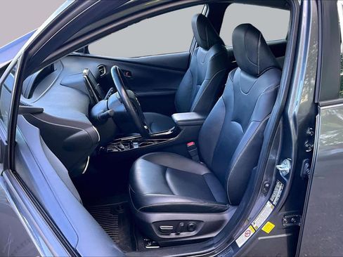 Used 2022 Toyota Prius Prime XLE FWD image 9