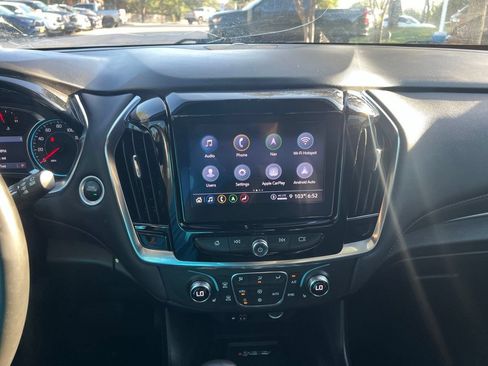 Used 2023 Chevrolet Traverse RS AWD/4WD image 19