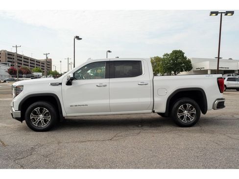 Used 2025 GMC Sierra 1500 SLT AWD/4WD image 5