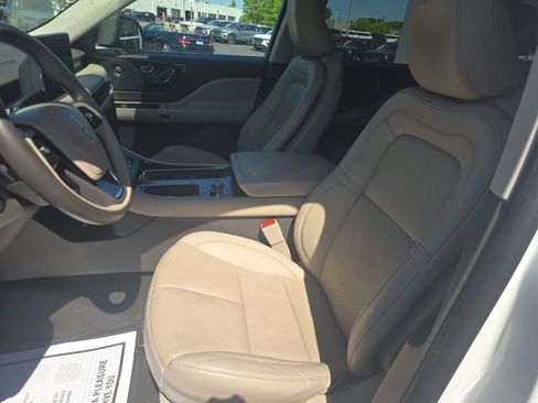 Certified 2023 Lincoln Aviator Reserve w/ Elements Package Plus AWD/4WD image 4