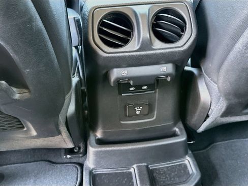 Used 2023 Jeep Wrangler Unlimited Rubicon w/ LED Lighting Group AWD/4WD image 28
