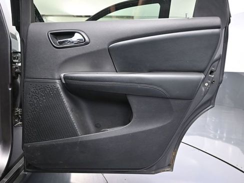 Used 2016 Dodge Journey SE w/ Flexible Seating Group image 38