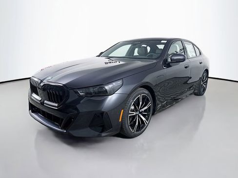 New 2027 BMW 550e xDrive AWD/4WD image 3