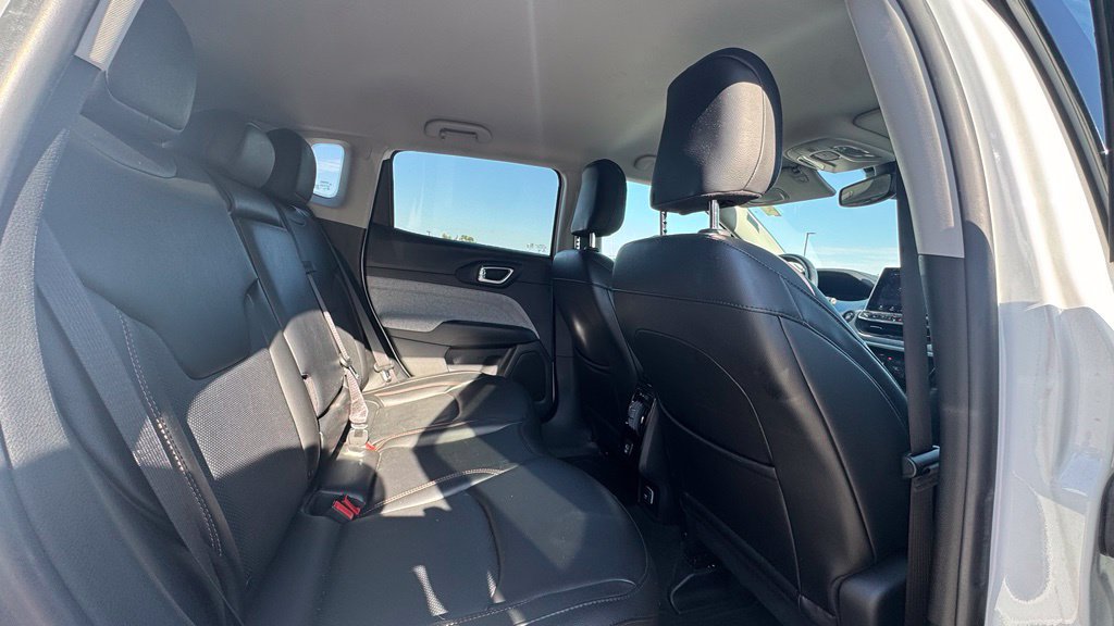 Used 2022 Jeep Compass Latitude AWD/4WD image 10