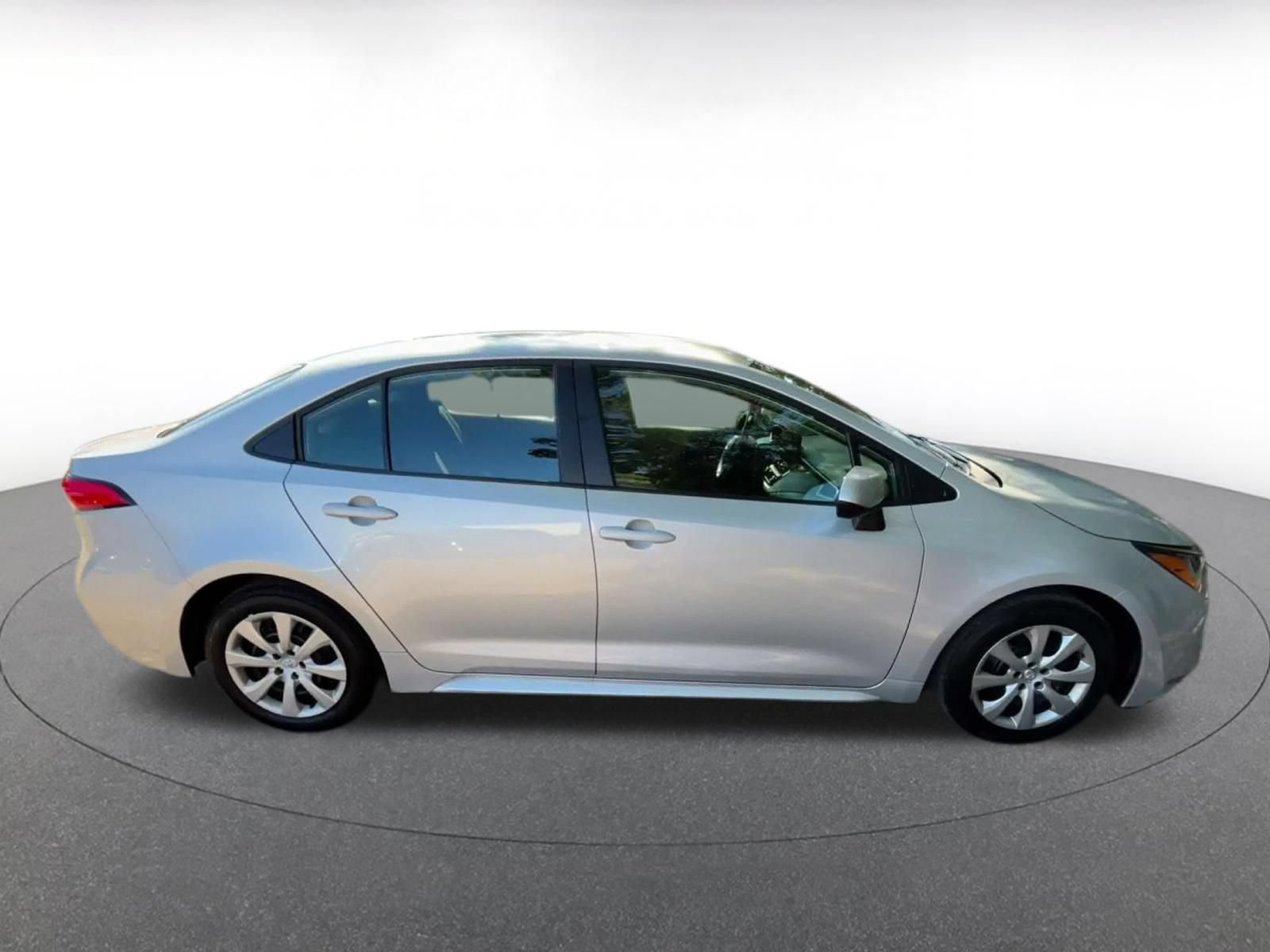Used 2025 Toyota Corolla LE FWD image 15