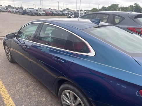 Used 2019 Chevrolet Malibu LT w/ Leather Package FWD image 28