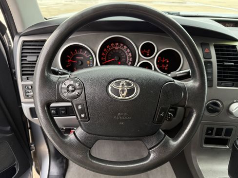 Used 2011 Toyota Tundra 4x4 CrewMax image 13