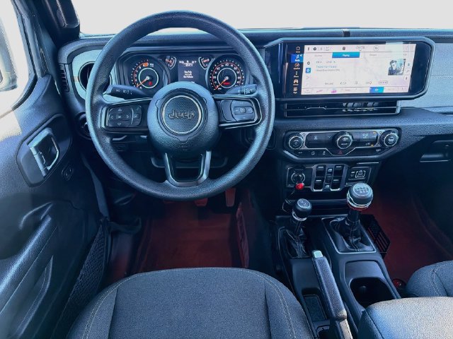 Used 2025 Jeep Wrangler Unlimited Sport AWD/4WD image 23