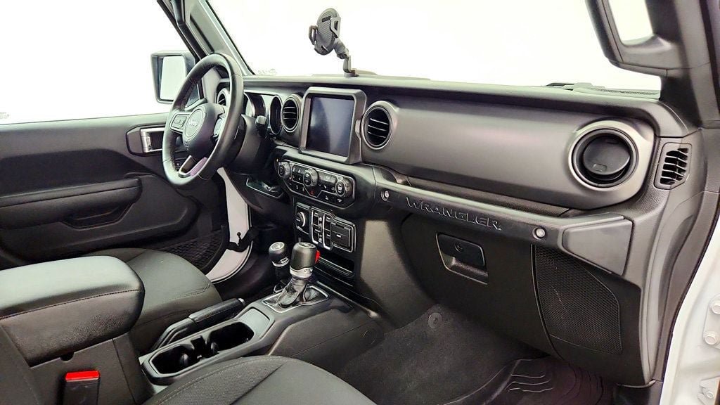 Used 2022 Jeep Wrangler Unlimited Sport AWD/4WD image 25