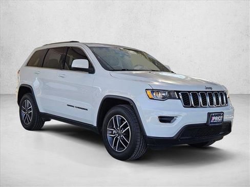 Used 2020 Jeep Grand Cherokee Laredo w/ Laredo X Package image 3
