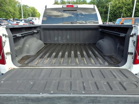 Used 2023 RAM 1500 Laramie AWD/4WD image 9