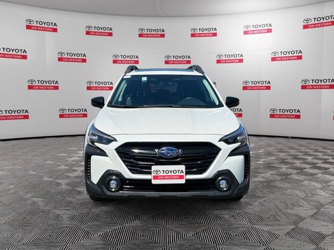 Used 2025 Subaru Outback Onyx Edition AWD/4WD image 2