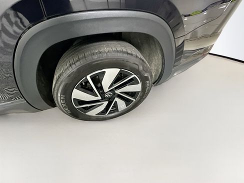 Used 2024 Volkswagen Atlas SE image 11