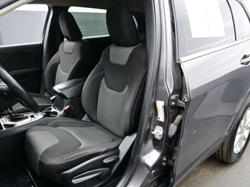 Used 2014 Jeep Cherokee Latitude FWD image 14