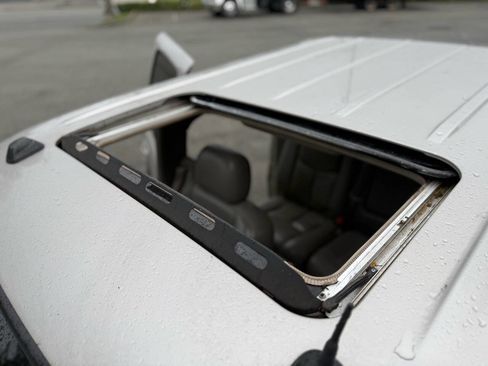 Used 2005 Chevrolet Avalanche 2500 w/ Preferred Equipment Group image 13