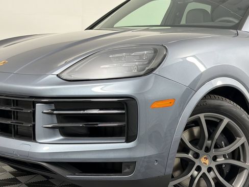 Certified 2026 Porsche Cayenne AWD/4WD image 12