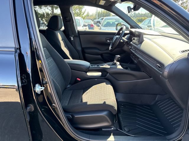 Used 2025 Honda HR-V Sport image 9