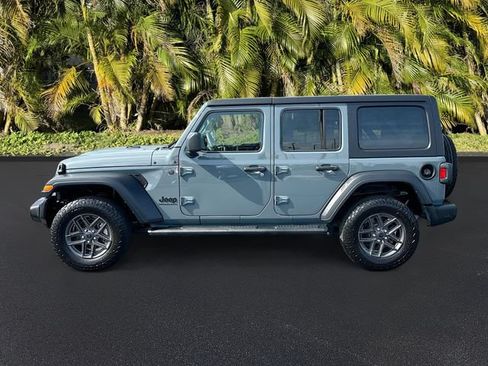Used 2024 Jeep Wrangler Unlimited Sport AWD/4WD image 9
