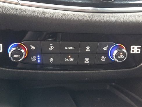 Used 2022 Buick Enclave Avenir w/ Avenir Technology Package image 20