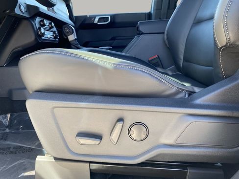 New 2025 Ford Bronco Outer Banks image 18