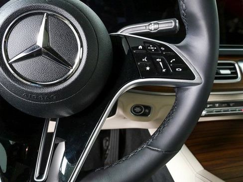 Used 2024 Mercedes-Benz GLE 450 4MATIC image 11