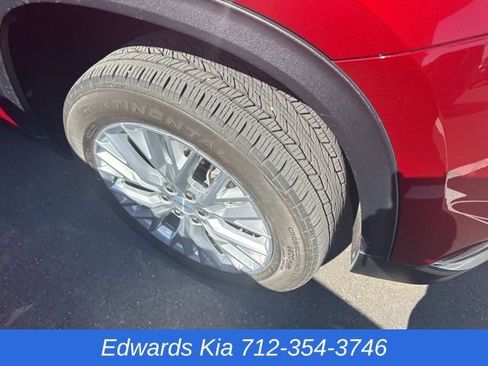 Used 2024 GMC Acadia Elevation w/ Luxury Package image 6