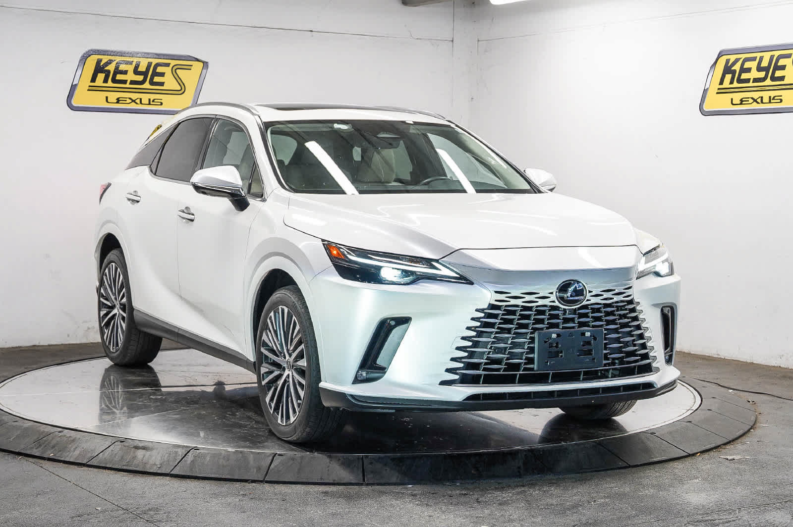 Used 2024 Lexus RX 350 Premium Plus w/ Accessory Package (Z1) FWD image 5