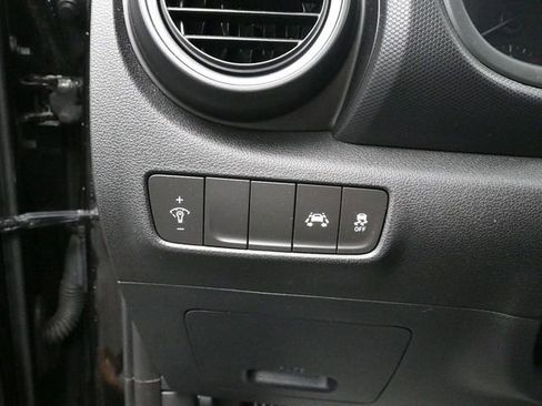 Used 2020 Hyundai Kona SE image 11