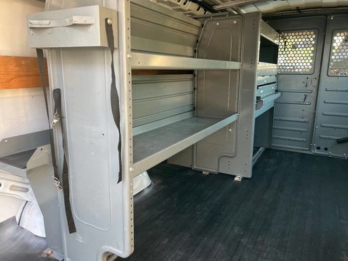 Used 2014 Chevrolet Express 2500 image 20